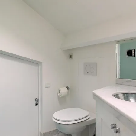 Stunning Balcony View 2 Bdr Duplex Saint Germain